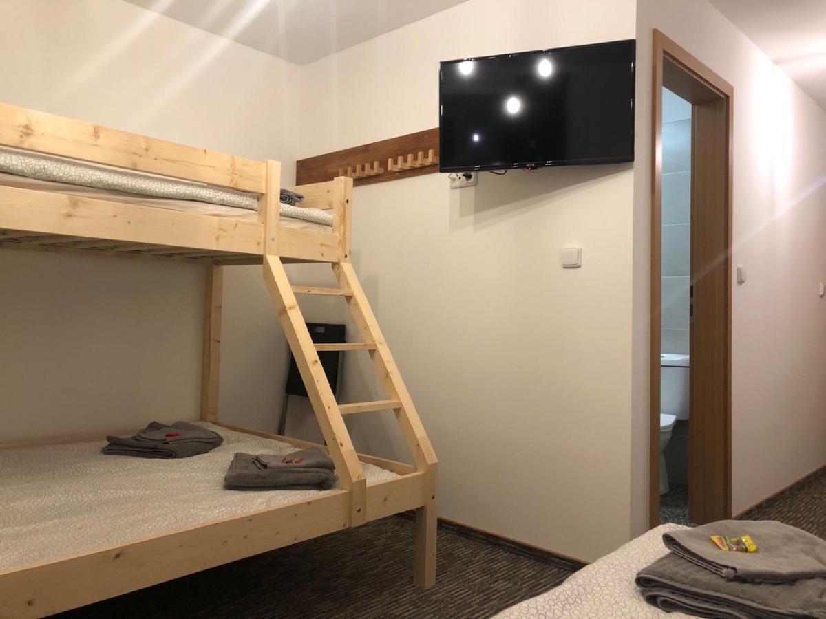 Wolf House Klinovec Hotel Loučná pod Klínovcem Екстериор снимка